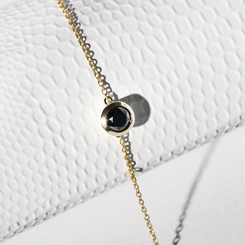Goldenes Armband mit schwatzen Diamant Arleth