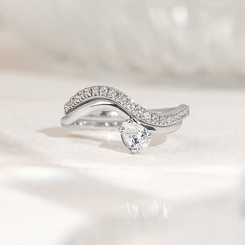 Romantisches Verlobungs-Set mit Lab Grown Diamantringen Emmy