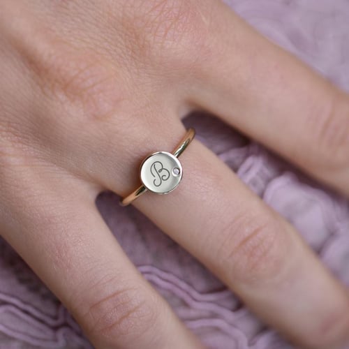 Ring aus Gold mit Diamant und Gravur Narik