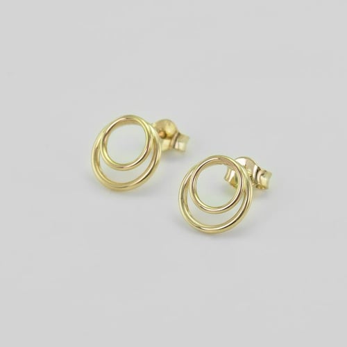 Goldene Ohrstecker mit zwei Ringen Signife