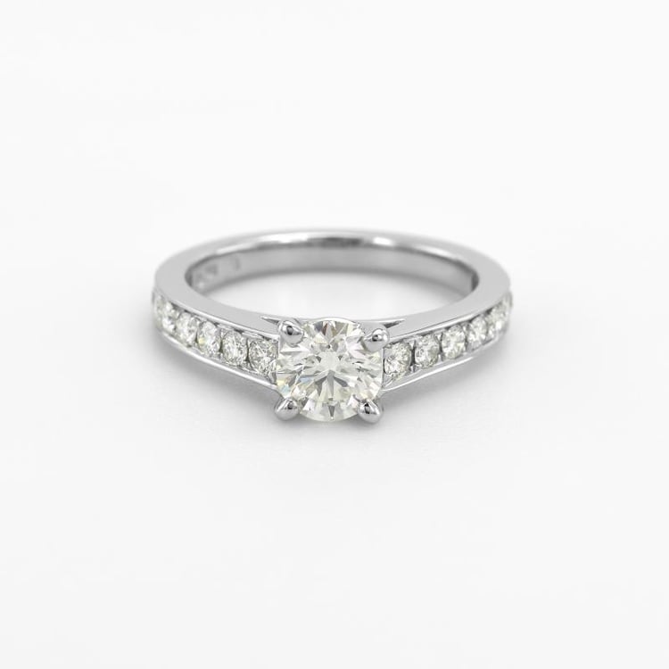 Verlobungsring Platin mit Diamanten 47584