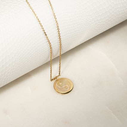 Yoga Anhänger mit dem Symbol Yin Yang