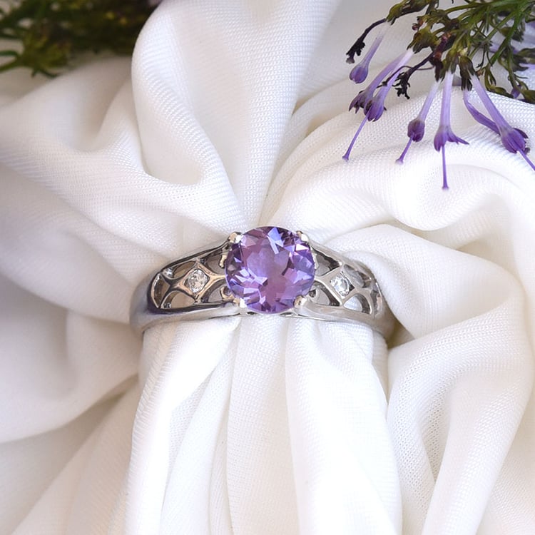 Silberner Ring mit Amethyst und Zirkonia Wyla 82654