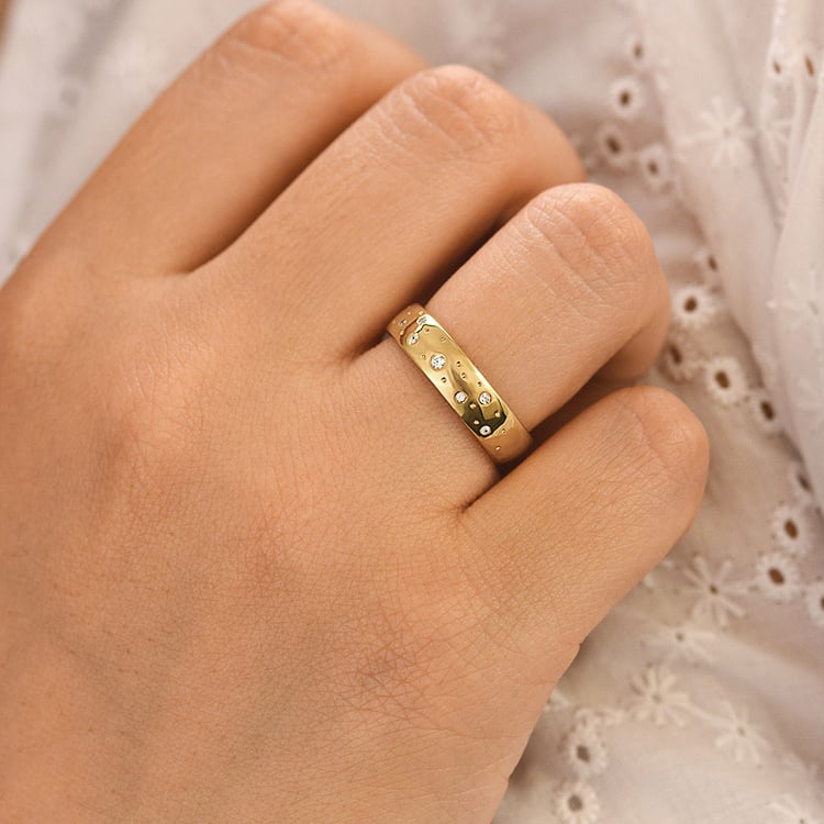 Eheringe aus Gold mit Meer von Diamanten Erich 156791