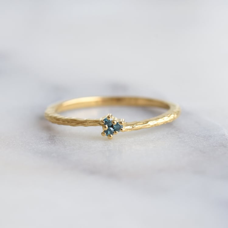 Zarter silberner Ring mit blauen Diamanten Milan 86107