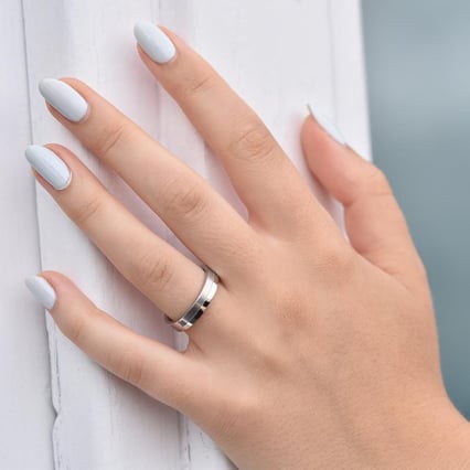 Goldene Eheringe mit Diamant Maskali