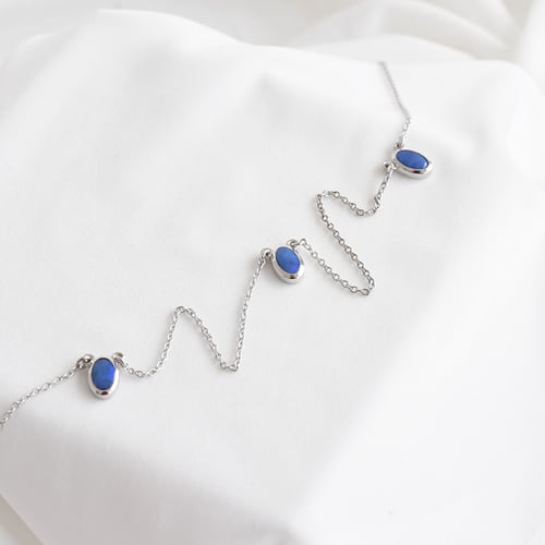 Goldene Kette mit drei blauen Opalen Juuso
