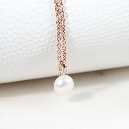 Zarte Goldkollektion mit Perlen Viliares