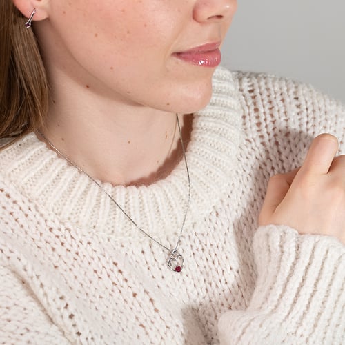 Anhänger in Herzform Mutter und Kind mit Rubin und Diamant Ella