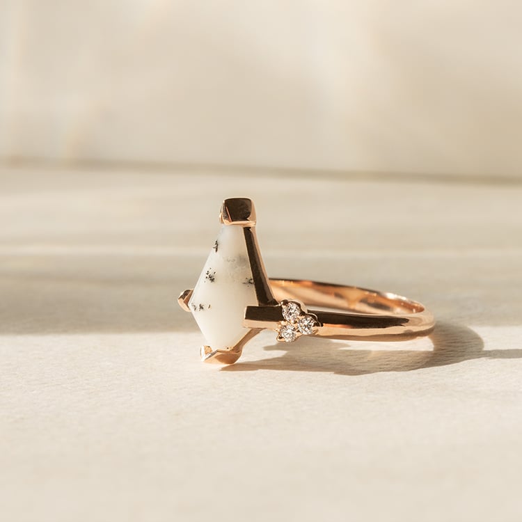 Ring mit dendritischem Opal Kettil 139361