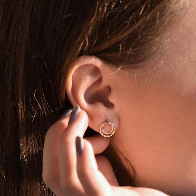 Goldene Ohrstecker mit zwei Ringen Signife 40271