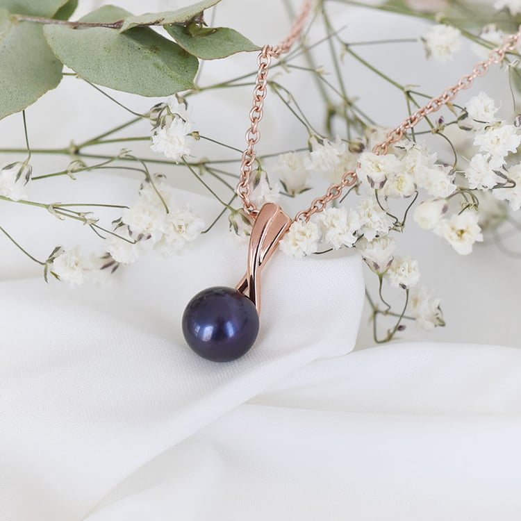 Vergoldeter Anhänger mit schwarzer Perle Hylda 88022