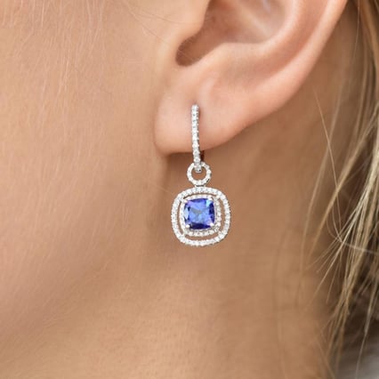 Goldene hängende Ohrringe mit Tansaniten und Diamanten Balliaas