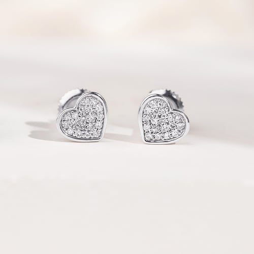 Goldene Kollektion mit Diamanten Kaia