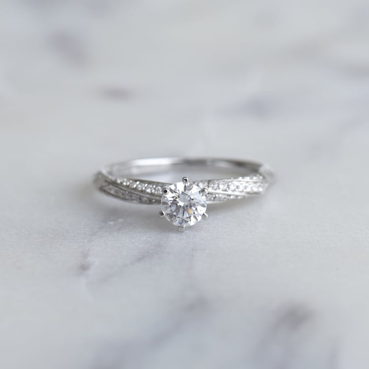 Verlobungsring mit seitlichen Diamanten Avihu 86274