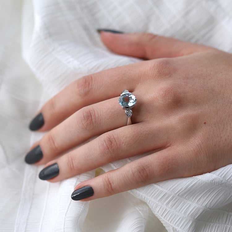 Ring mit Aquamarin und Diamanten Dilte 61884