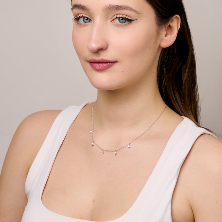 Goldene Halskette mit Lab Grown Diamanten in Birnenform Praveen 165418