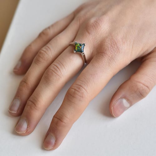 Ring in Silber mit schwarzem Princess-Opal Neola