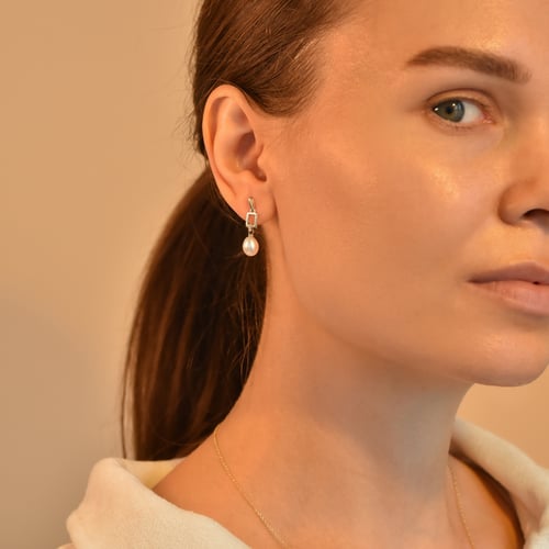 Perlenohrringe mit Diamanten Faatina