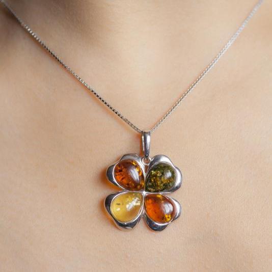 Halskette aus Silber 14799