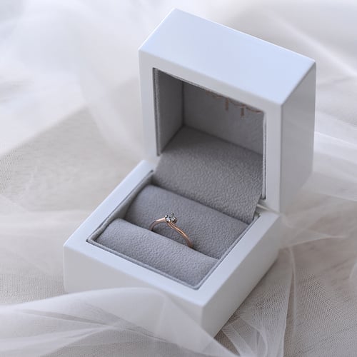 Verlobungsring mit Diamant Nami