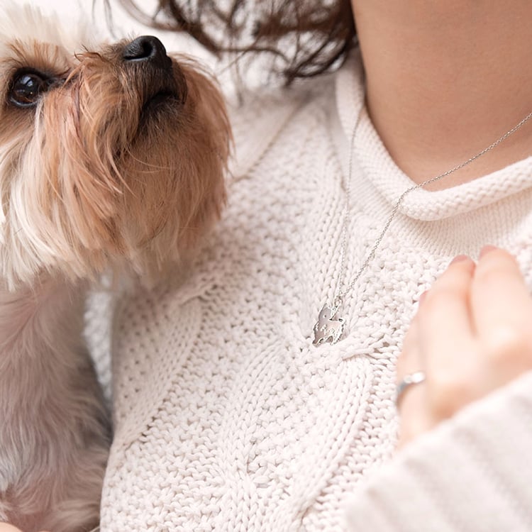 Silberner Anhänger in Form eines Hundes mit Gravur Yorkshire 98550