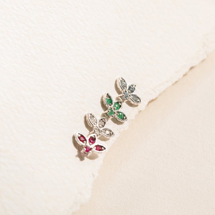 Goldener Piercing Ohrstecker mit weißen Topasen Amina 138299