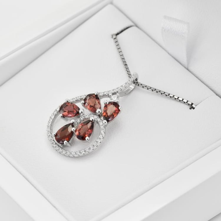 Granat Anhänger in Eppi-Geschenkbox 33753