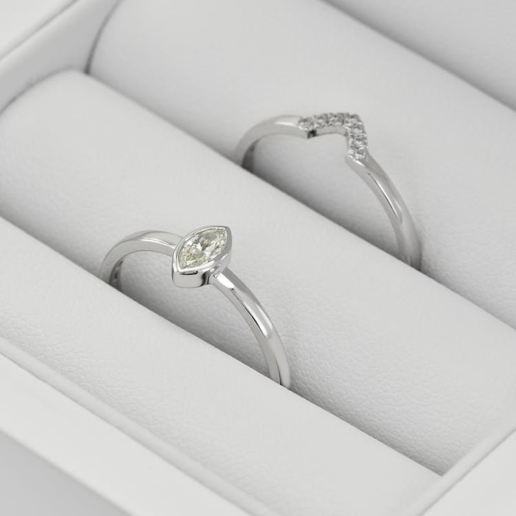 Goldenes Set mit zertifiziertem Diamant im Marquiseschliff Eliwa 35963