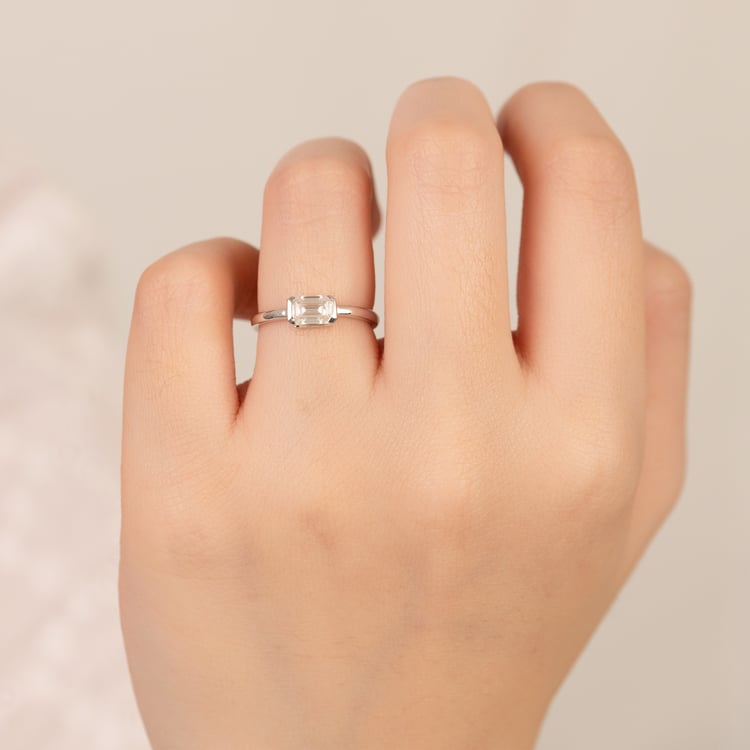 Goldring mit Halblünette Diamanten in Emerald-Form Pompeia 164549