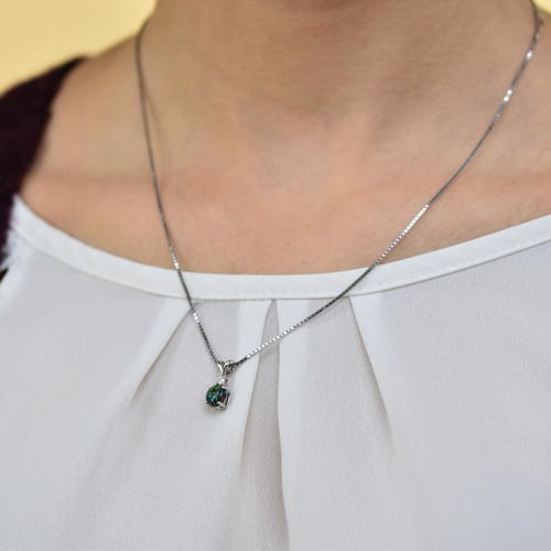 Schwarzes Schmuckset mit Opalen aus Gold Vanna