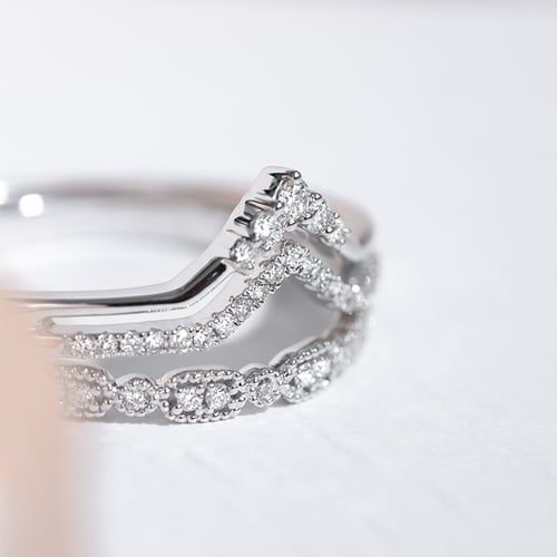 Ausgeschnittener Ring mit Lab Grown Diamanten Themba