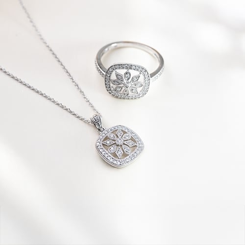 Anhänger mit Diamantblüte Alexisa