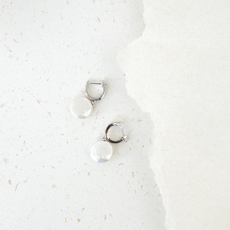 Silberne Hängeohrringe mit Perlen Elma 130434