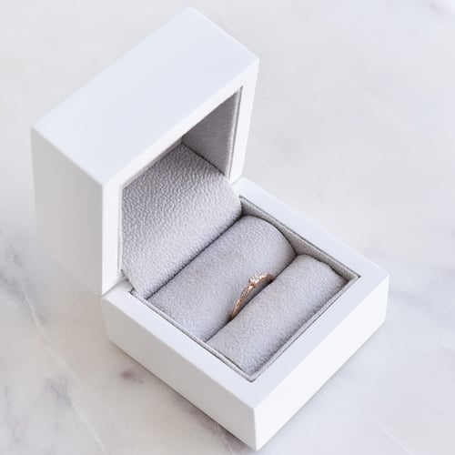 Ring mit seitlichen Diamanten Klemen