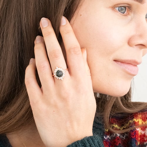 Eleganter Ring mit Moosachat und Moissaniten Melia