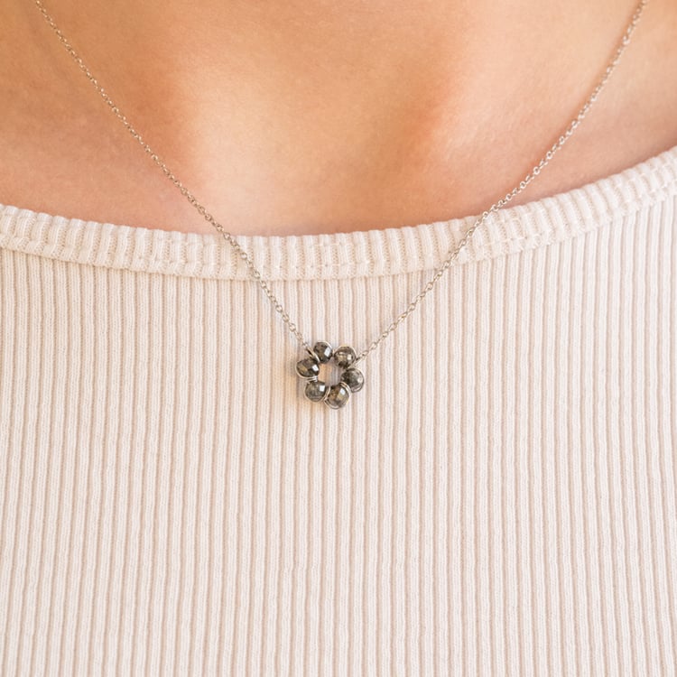 Goldene Kette mit einer Blume aus Salt´n Pepper Diamanten Efan 101054