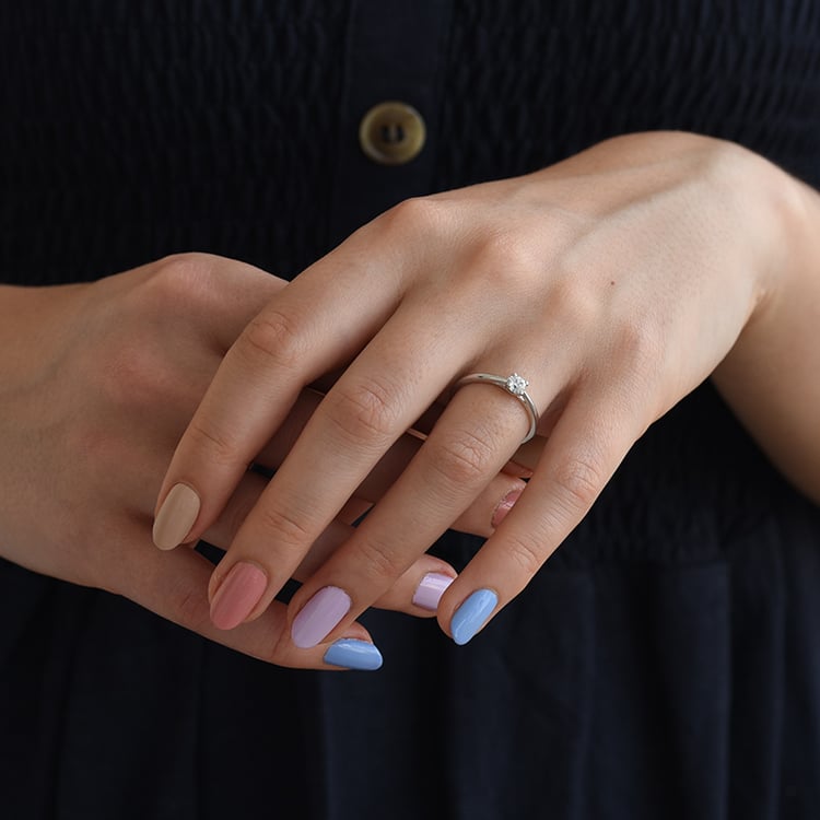 Verlobungsring mit Diamant im Rundschliff Katya 69680