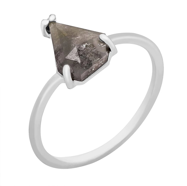 Ring mit Pentagon Salt and Pepper Diamant Azat