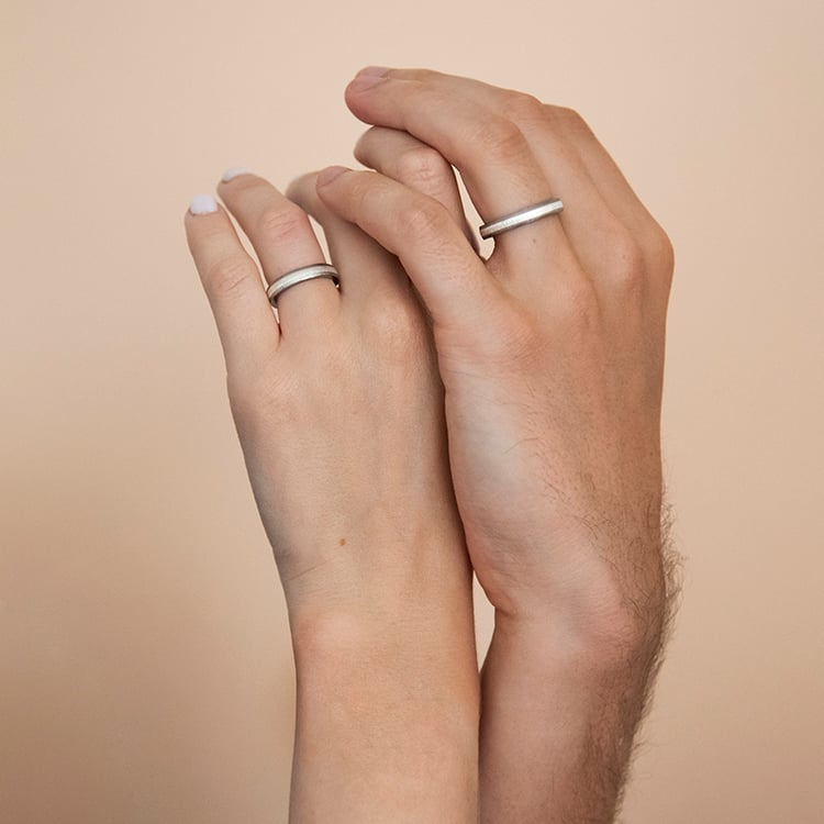 Eheringe aus Titan und Gold Raihan 107533