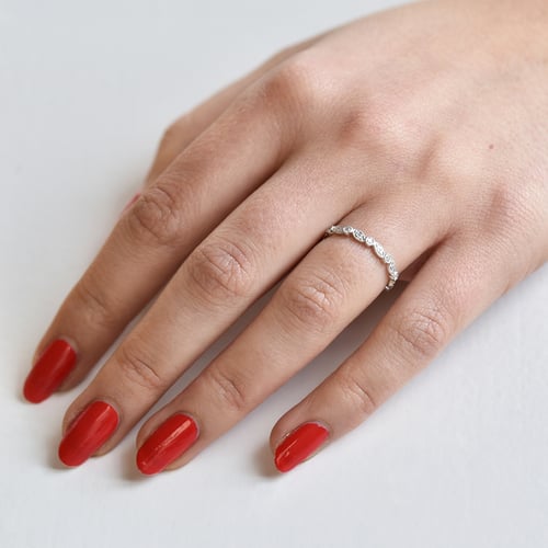 Eheringe aus einem Vintage-Ring mit Lab Grown Diamanten und einem Komfort-Ring Sango