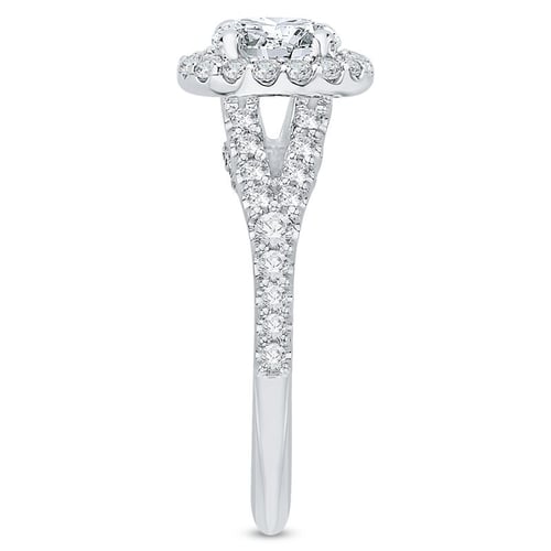 Romantischer Verlobungsring mit Diamanten im Halostil Tribeca