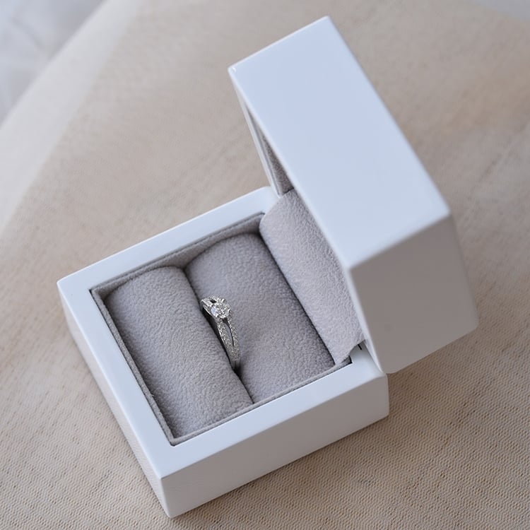 Platinring mit Diamanten 65368