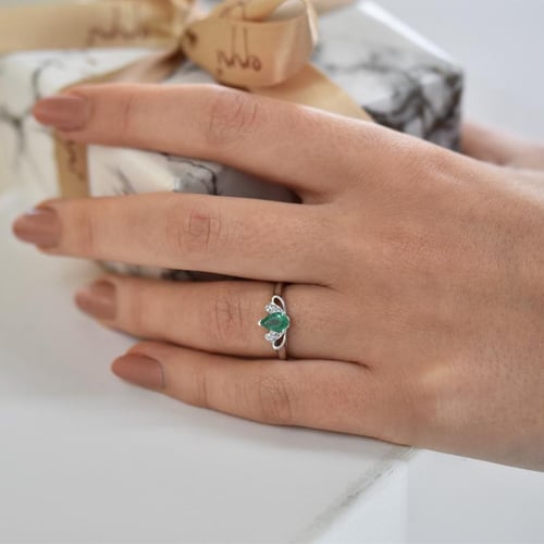 Goldring mit Smaragd und Diamanten Kyson