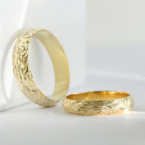 Eheringe mit von Hand gravierten Blättern Mylie