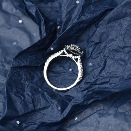 Doppelter Halo-Verlobungsring mit Lab Grown Diamanten Belen