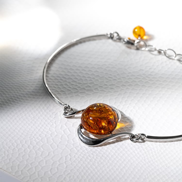 Bernstein im silbernen Armband Clytha 130817