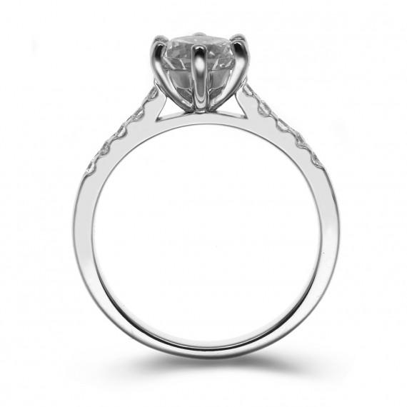 Ring aus Platin 11122