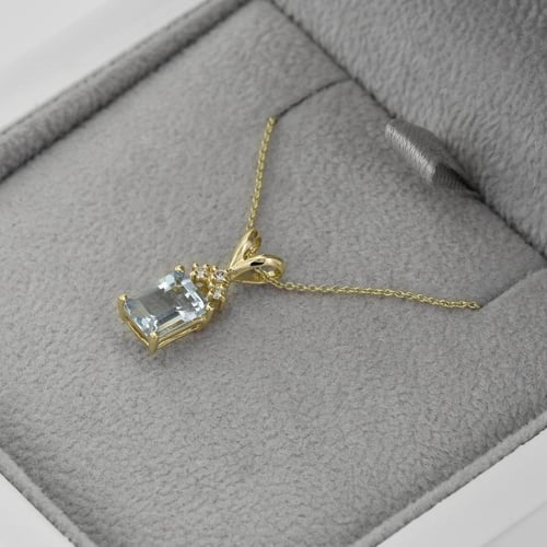 Goldanhänger mit Aquamarin und Diamanten Deandra