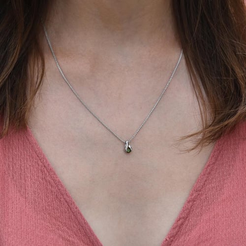 Anhänger aus Platin mit grünem Diamanten Tilda